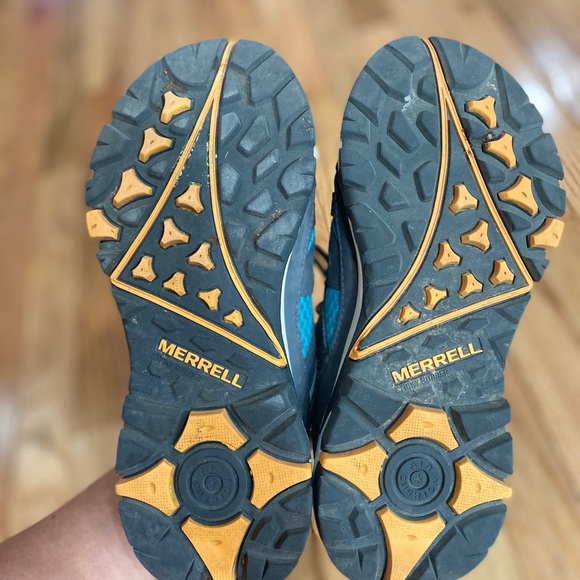 Merrell Castle Rock Hiking Shoes, Size 6 - Picture 5 of 6